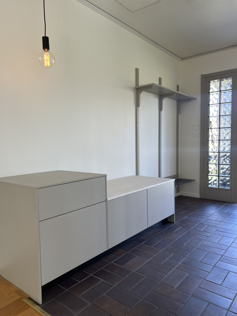 Renovering av hall på Ekerö