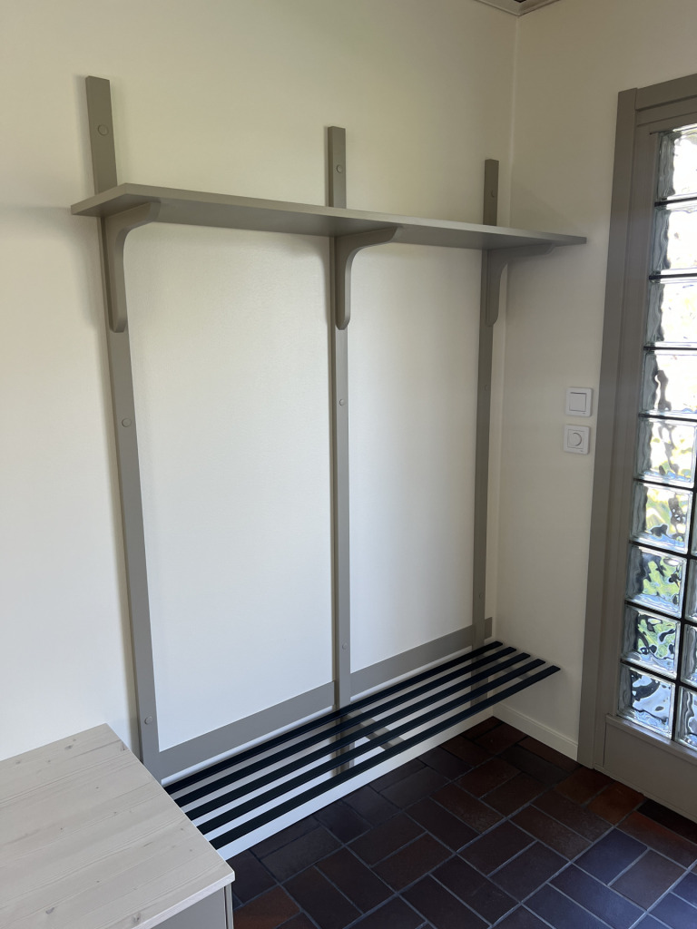 Renovering av hall på Ekerö