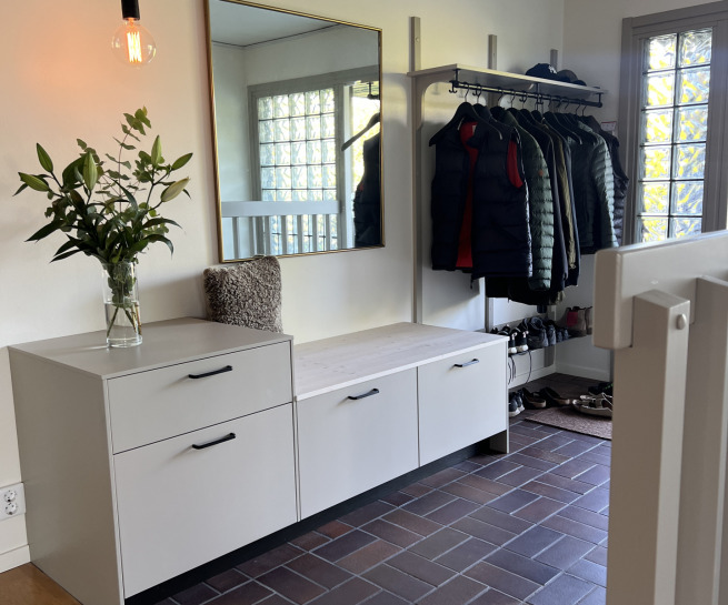 Renovering av hall på Ekerö