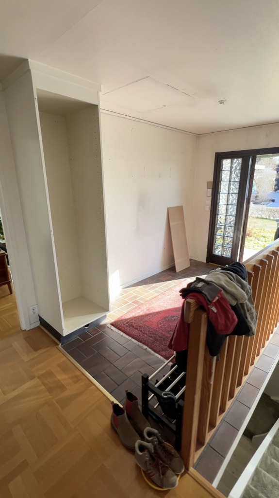 Renovering av hall på Ekerö