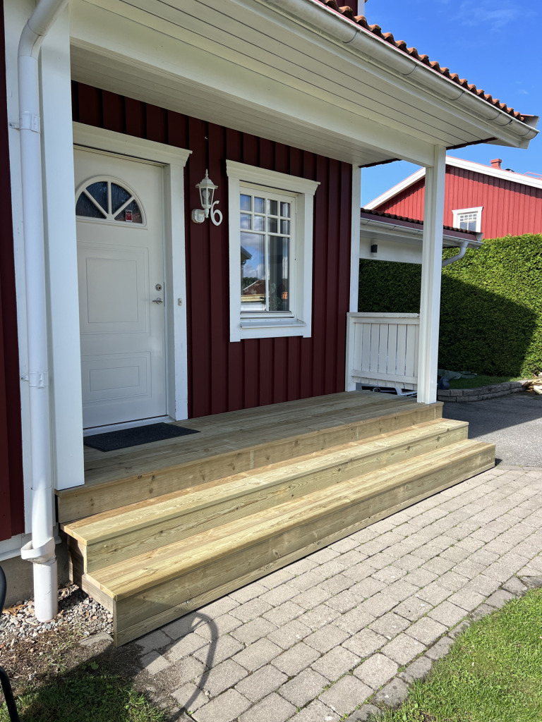 Entrétrappa i Träkvista på Ekerö