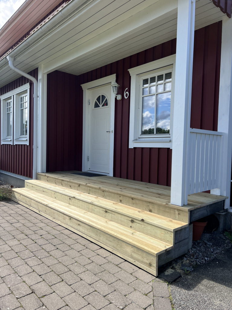 Entrétrappa i Träkvista på Ekerö