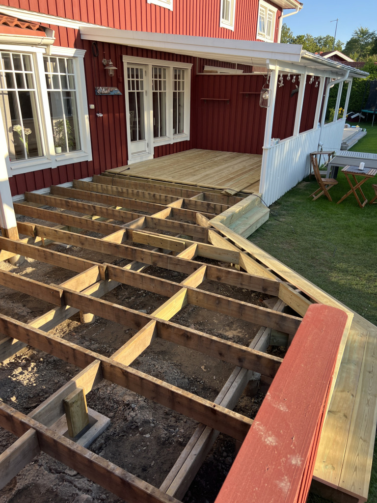 Altanrenovering i Träkvista på Ekerö